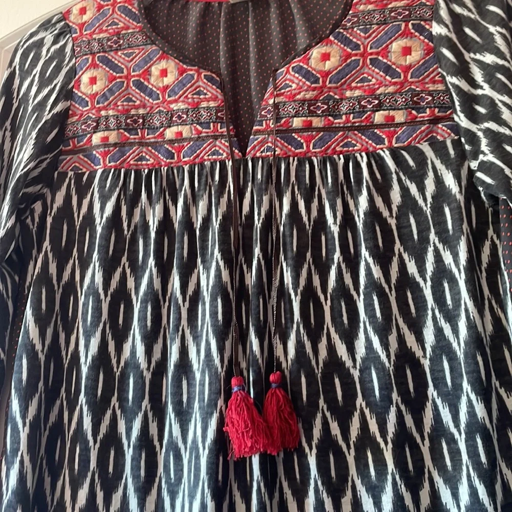 Cute Boho top - Picture 1 of 11